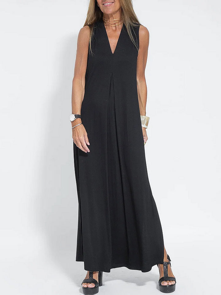 Elegant sleeveless long dress in solid color