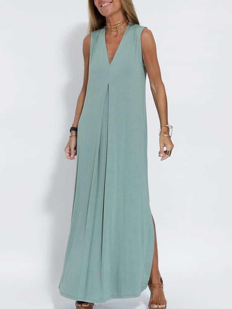 Elegant sleeveless long dress in solid color